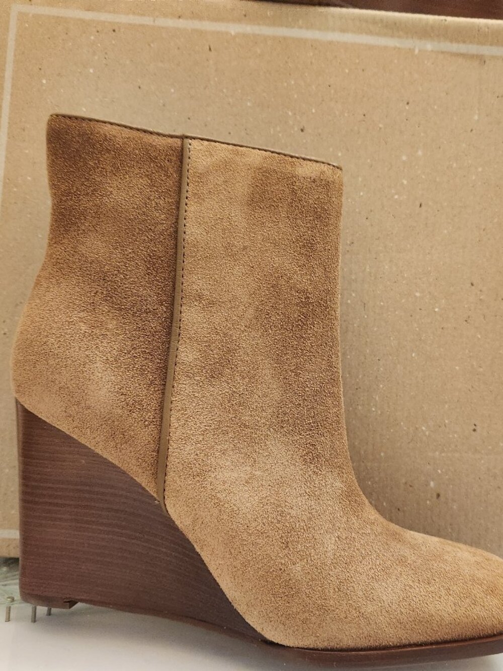 Dolce Vita "Susann" Chestnut Suede Wedge Booties. NIB. Size 7.5